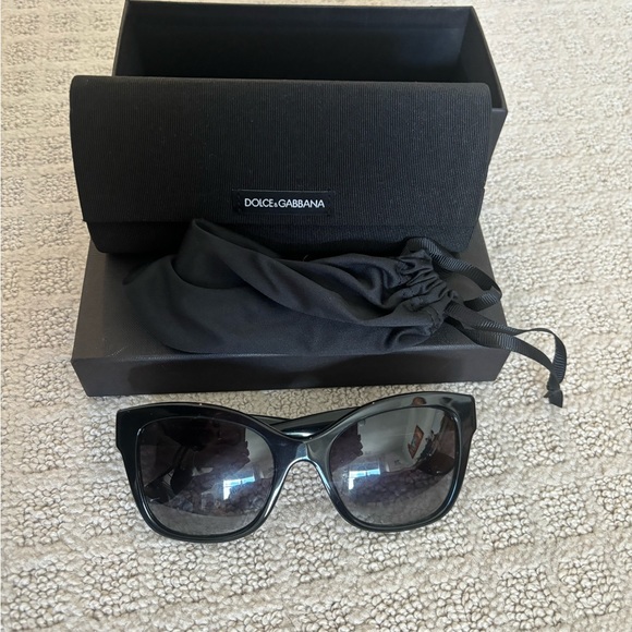 Brand New Dolce & Gabbana Sunglasses DG4309 main image 4
